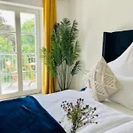 Filmap-charmant-modern-zentral-balkon-beamer-spieletisch דירה Görlitz