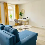 Filmap-charmant-modern-zentral-balkon-beamer-spieletisch דירה Görlitz