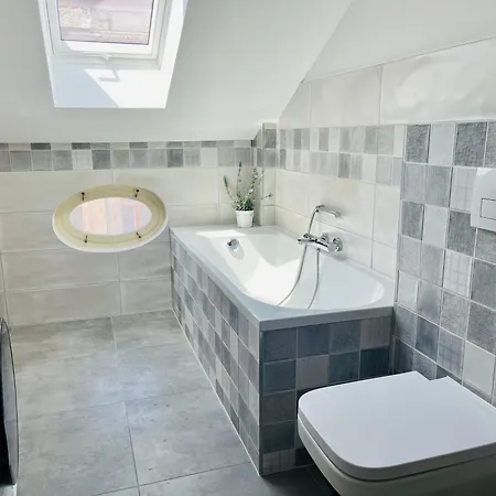 Filmap-charmant-modern-zentral-balkon-beamer-spieletisch Appartamento *