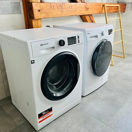 Appartamento Filmap-charmant-modern-zentral-balkon-beamer-spieletisch *