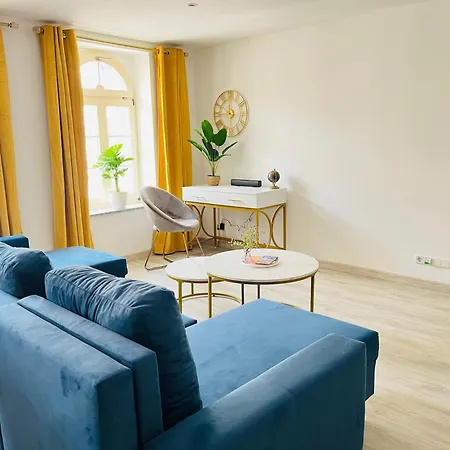 Filmap-charmant-modern-zentral-balkon-beamer-spieletisch Appartamento Görlitz