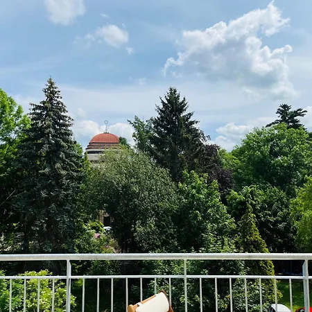 Apartament Filmap-charmant-modern-zentral-balkon-beamer-spieletisch *