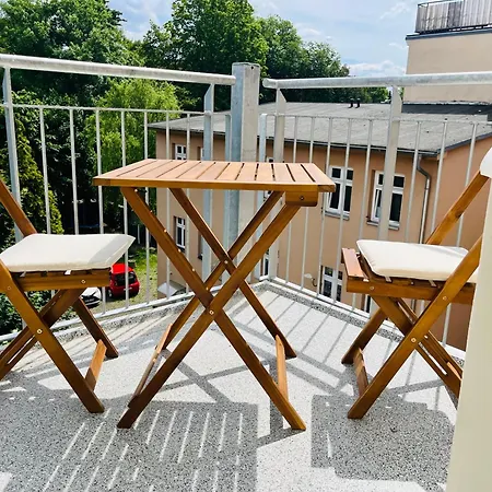 Appartamento Filmap-charmant-modern-zentral-balkon-beamer-spieletisch